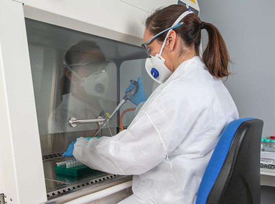 Suez, primera empresa acreditada para monitorizar el coronavirus en aguas residuales con PCR