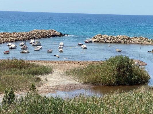 Rehabilitar Cala Baeza, una actuación a tres bandas para eliminar su puerto y canalizar las aguas