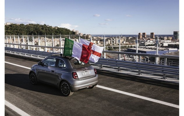 El Nuevo Fiat 500 cruza el nuevo viaducto San Giorgio de Génova