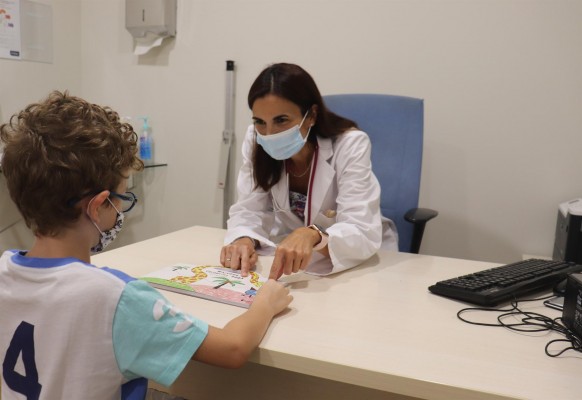 Advierten de que el uso de móviles y redes sociales puede provocar que los hijos muestren menos interés por lectura