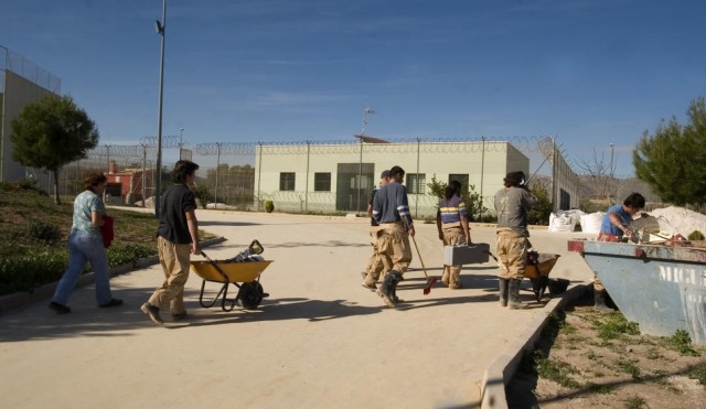 El Tribunal Administrativo paraliza el contrato de Oltra para el principal centro de menores de Alicante