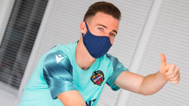 El Levante inicia el lunes sus entrenamientos con 32 futbolistas a las órdenes de Paco López