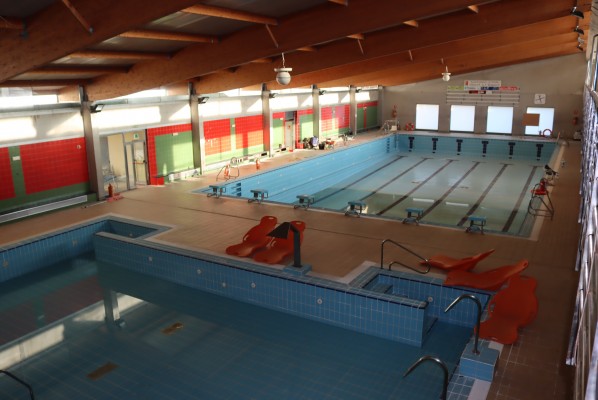 Onda abrirá la piscina cubierta en septiembre con nueva gestión y mejoras en climatización y vestuarios
