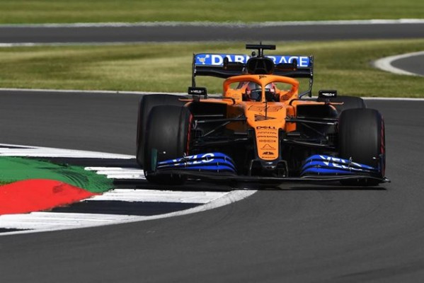 Sainz quiere resurgir en 'casa' y Red Bull amenaza con aprovechar la debilidad de Mercedes