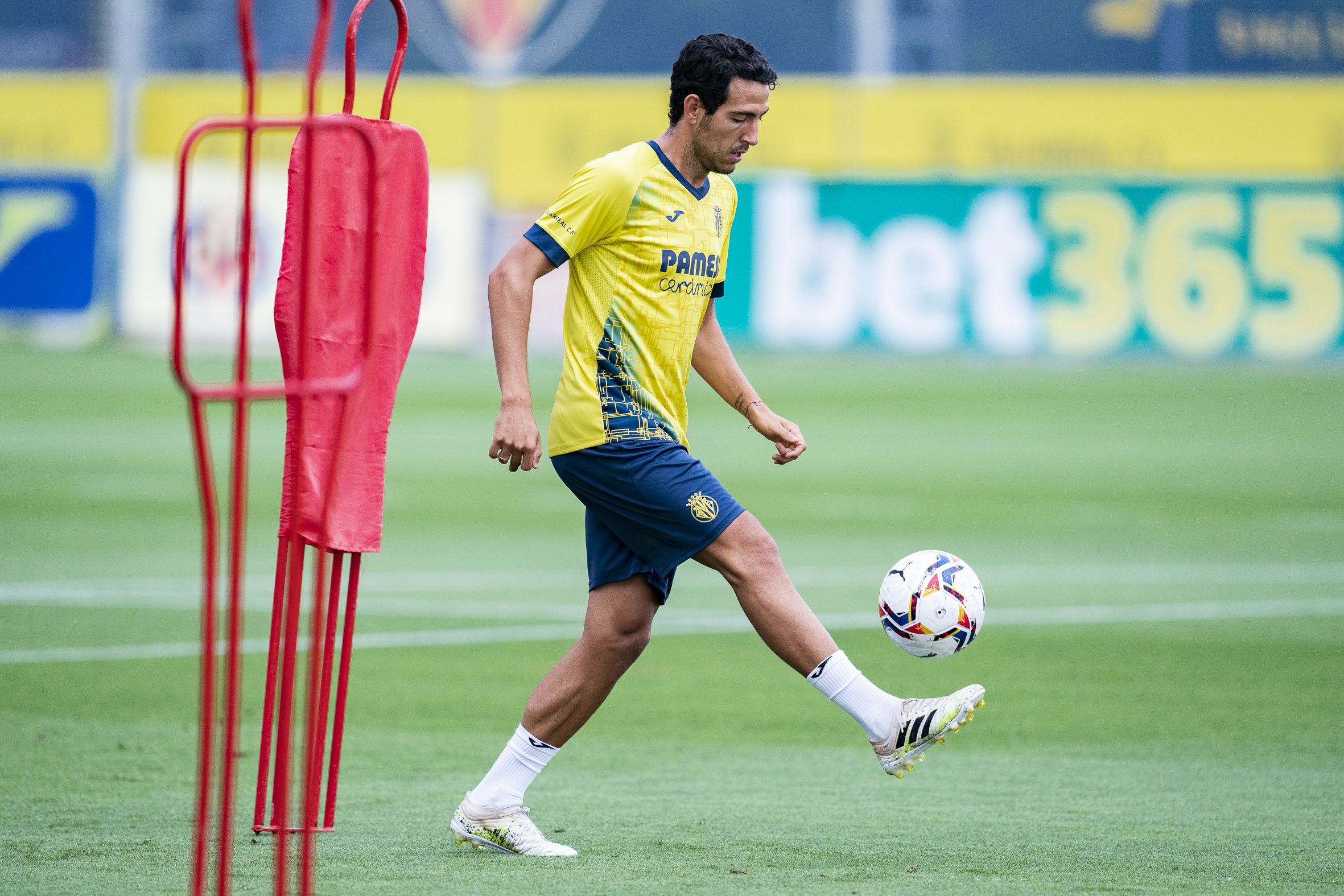 Coquelin y Parejo, últimos en compartir camiseta del Valencia y el Villarreal