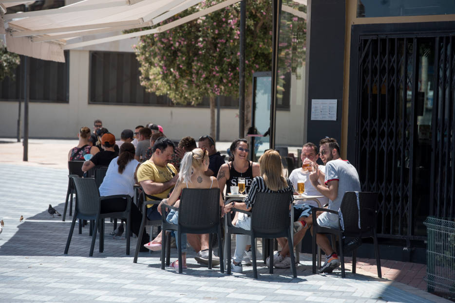 Los contratos en la hostelería bajan casi a la mitad en julio
