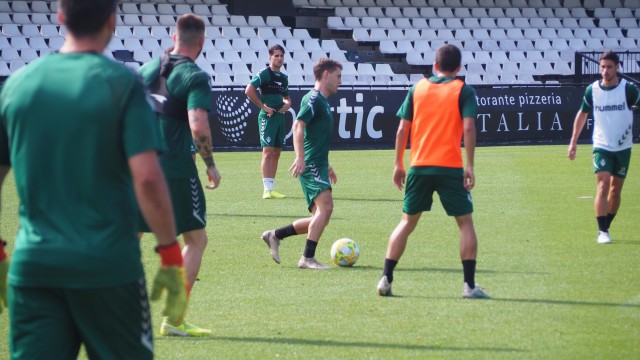 El CD Castellón anuncia dos positivos en el primer test de PCR de la Liga