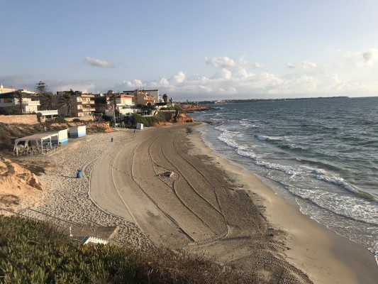 Pilar de la Horadada cierra las playas la noche del 14 de agosto para evitar botellones