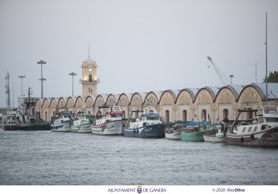 La Autoridad Portuaria cede el Tinglado 8 al Ayuntamiento de Gandia para almacenar monumentos falleros