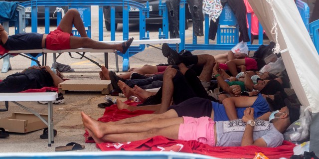 Delegación de Gobierno señala a la seguridad contratada por Salud como culpable de la fuga de inmigrantes en Cartagena