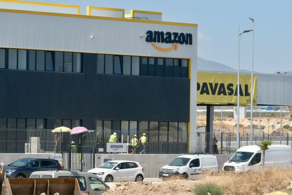 Amazon da los últimos toques a su nueva estación logística junto a Corvera