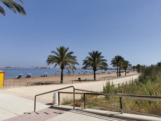 Los vecinos de Playa Honda, Los Urrutias y Los Nietos tienen wifi gratis en sus playas para navegar