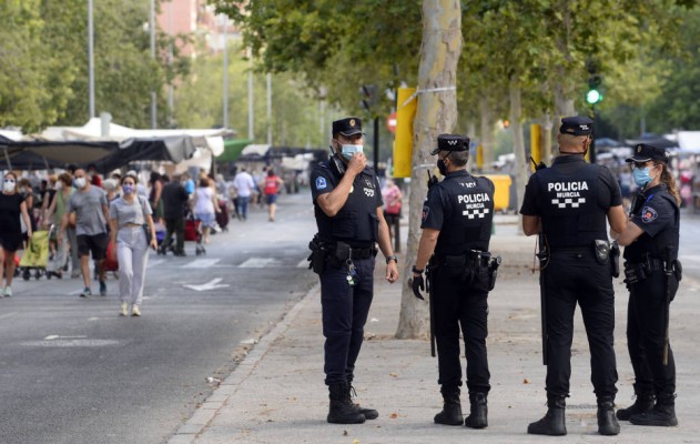 Los rebrotes no asustan a los murcianos: 500  multas en tres días por no llevar mascarilla 