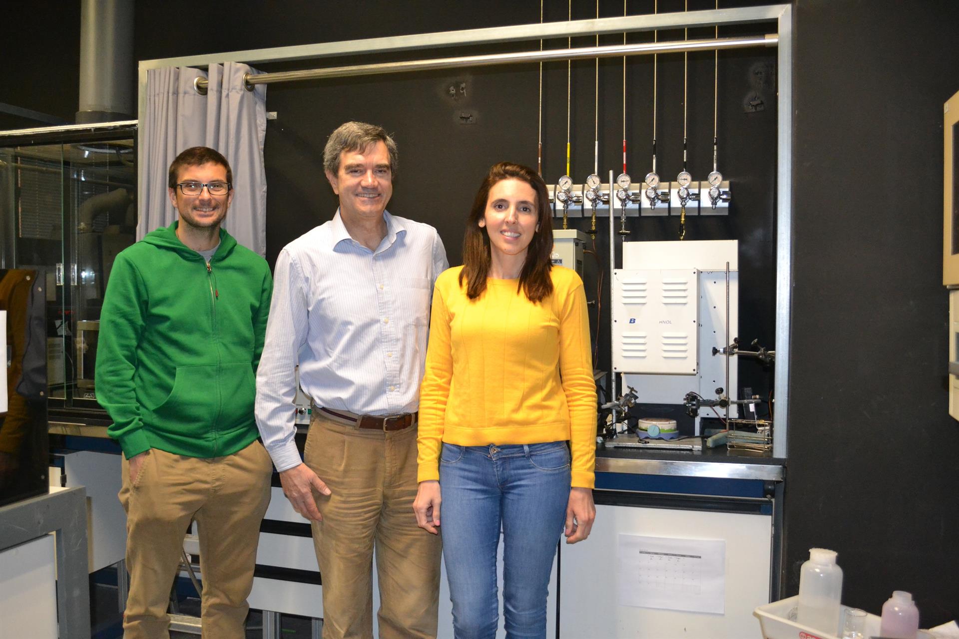 El ITQ trabaja en un proyecto con luz solar para convertir el agua y CO2 en productos químicos limpios