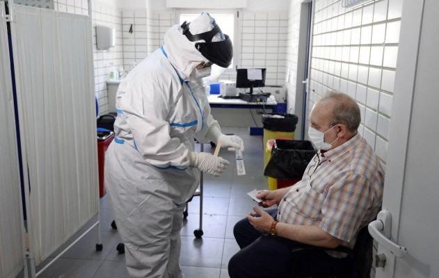 El récord diario de contagios dispara hasta 125 los positivos en una jornada en la Región