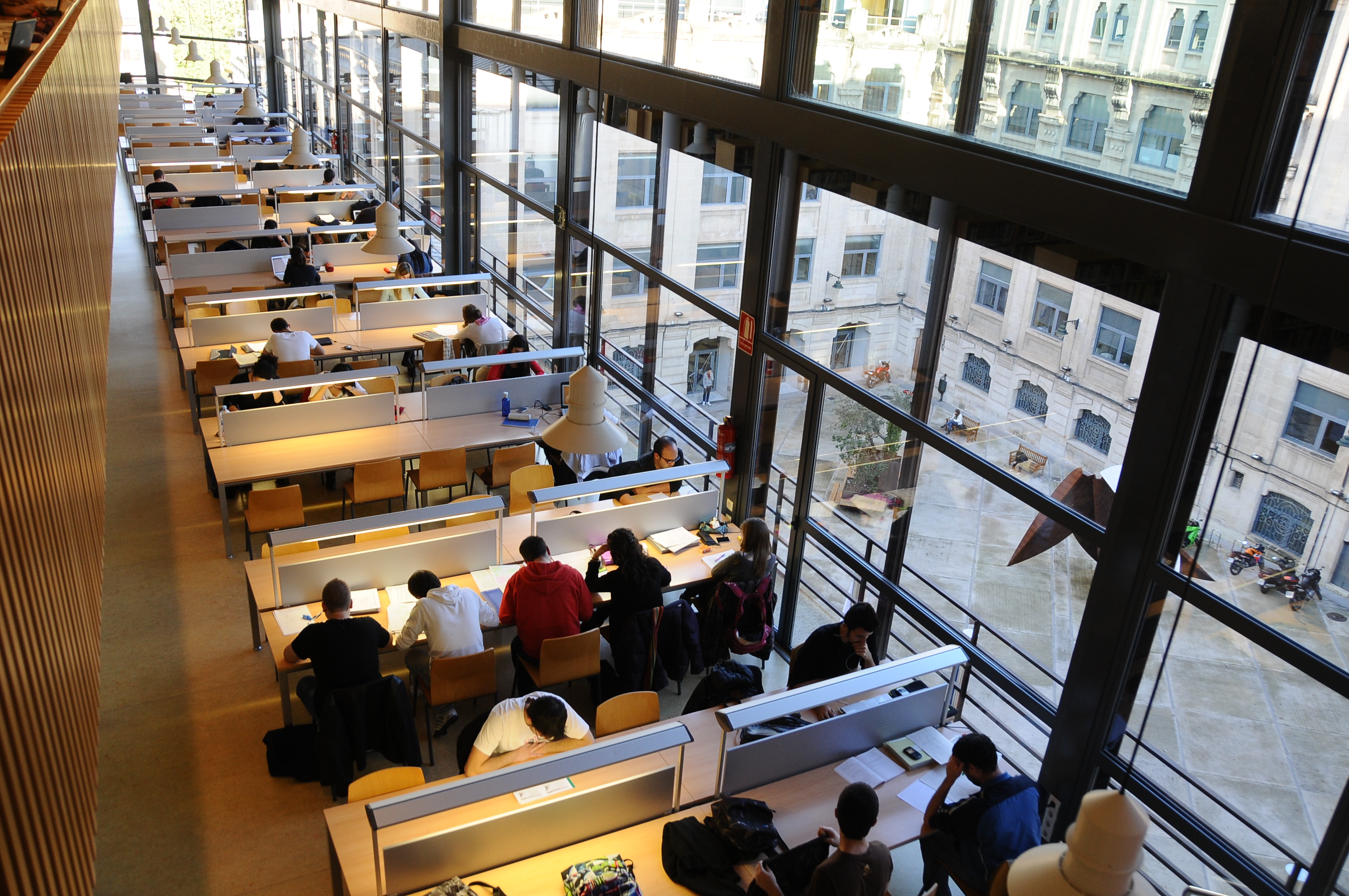 ADE, Ingeniería Eléctrica, Agroalimentaria y de Obras Públicas: las únicas con vacantes en la UPV