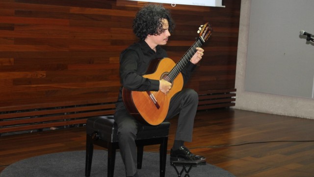 Los acordes de Domenico Mottola, Alí Arango y Ana Archilés rinden tributo a Francesc Tárrega