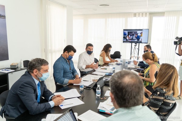 Cartagena pedirá la Declaración de Impacto Ambiental para eliminar los fangos de las playas del Mar Menor