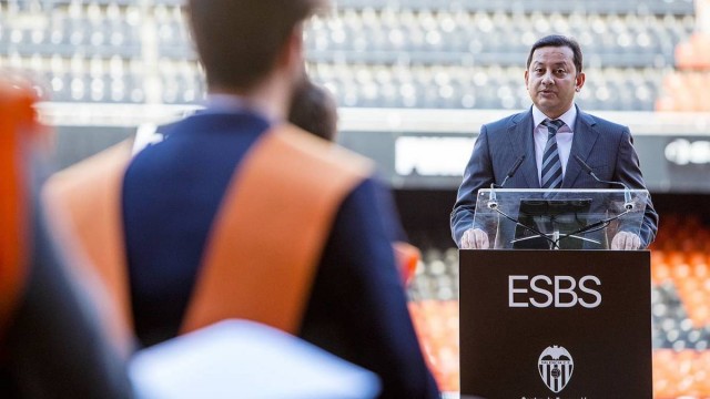 Murthy justifica las salidas en el VCF: 