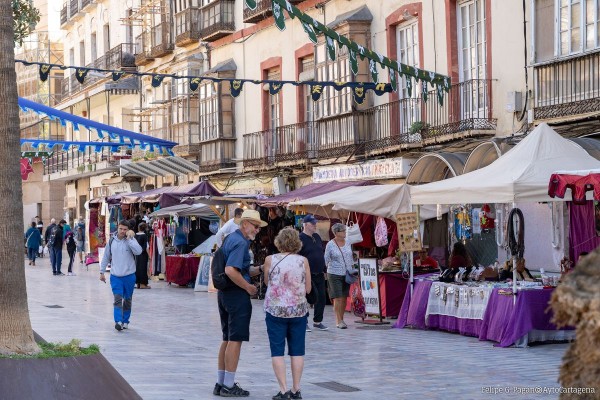 Con la música a otra parte: los hosteleros proponen descongestionar de eventos la Plaza San Francisco 