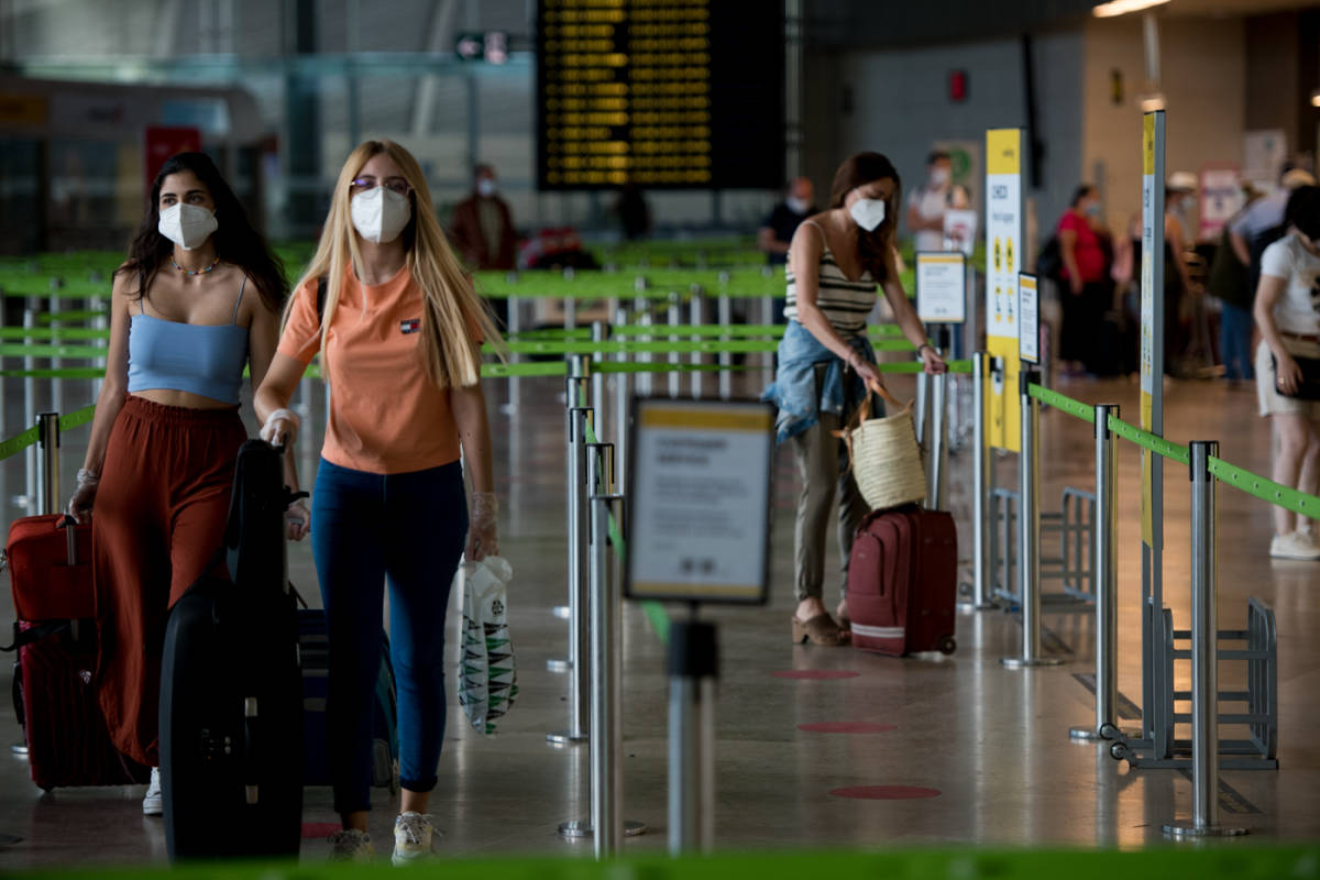 El Aeropuerto de València pierde un 70% de pasajeros en julio pese a la reapertura de fronteras
