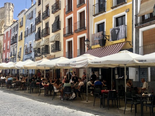 Sanidad notifica 1.418 nuevos casos de covid-19 en España, una cifra similar a la de ayer