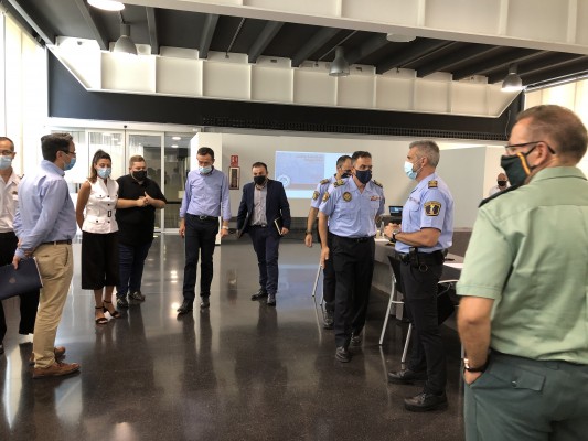 550 agentes de policía en Elche vigilarán los puntos clave el 13 y 14 de agosto: prohibidas carretillas y botellones