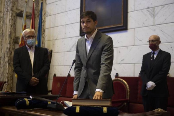 El edil de Hacienda Borja Sanjuán declara activos por 28.000 euros y una deuda de más de 63.000
