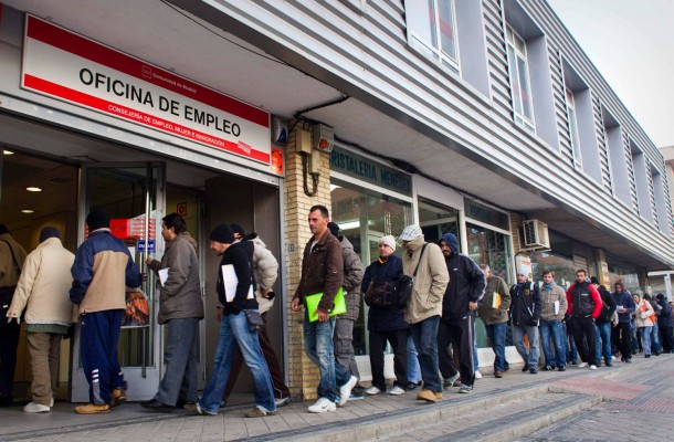 El gasto público podría crecer 11 puntos este año, hasta el 52% del PIB, por la pandemia, según BBVA