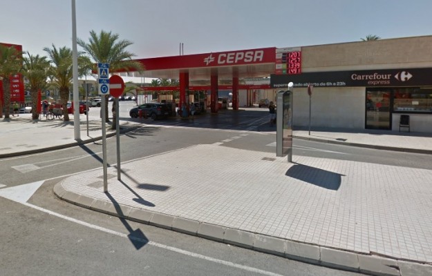 La gasolinera de la estación dejará de ser de Cepsa: será una 'marca blanca' y Pimesa abaratará sus precios
