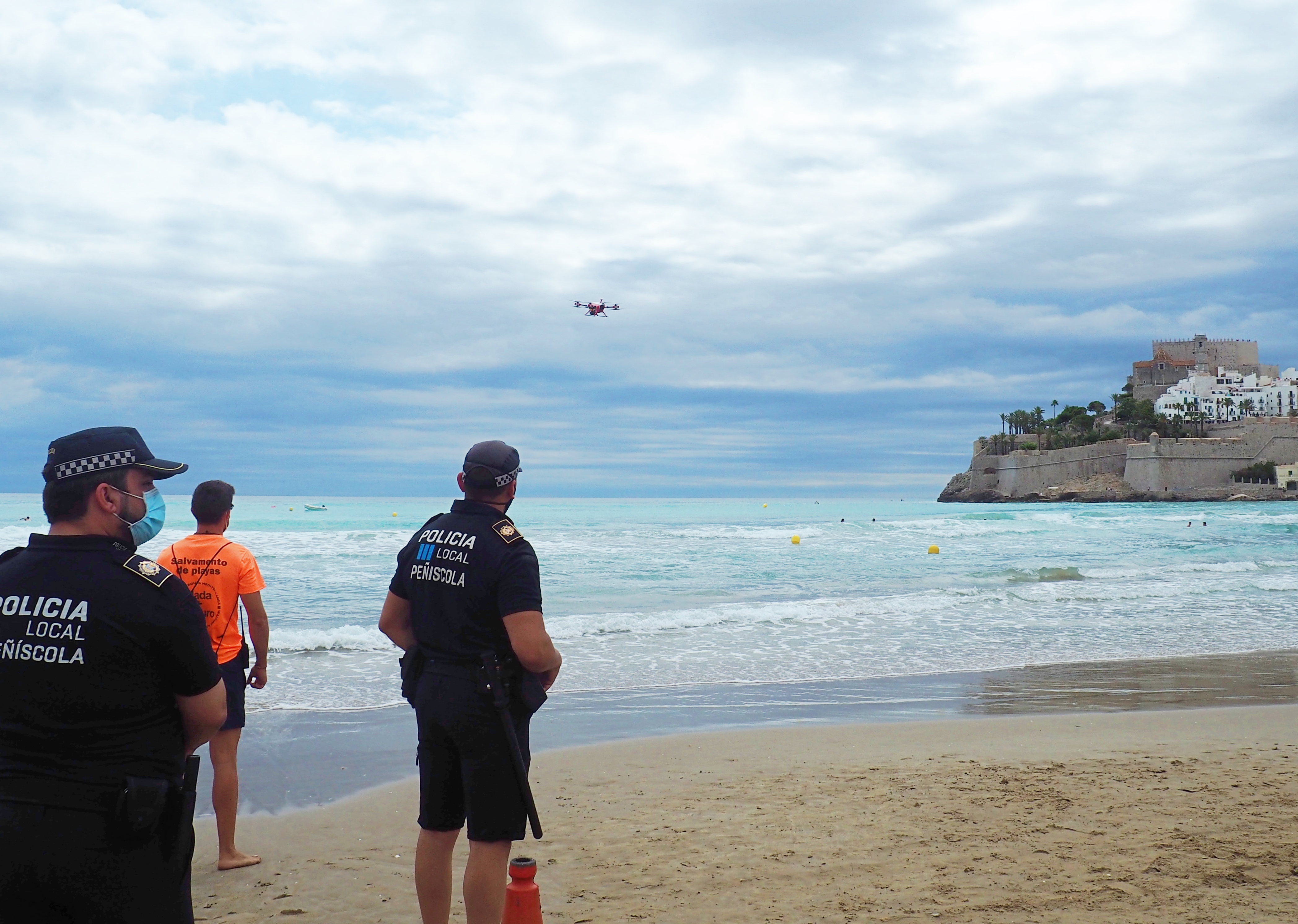 Peñíscola mantiene sus playas por debajo de 50% de ocupación tras las pruebas que ofrece un dron