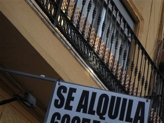 La Comunitat es la segunda región que más ajusta el alquiler en un año con una caída del 7,41%