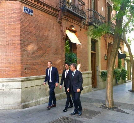 Skyline se pronunciará en breve sobre si mantiene su interés en el Elche tras el descenso

