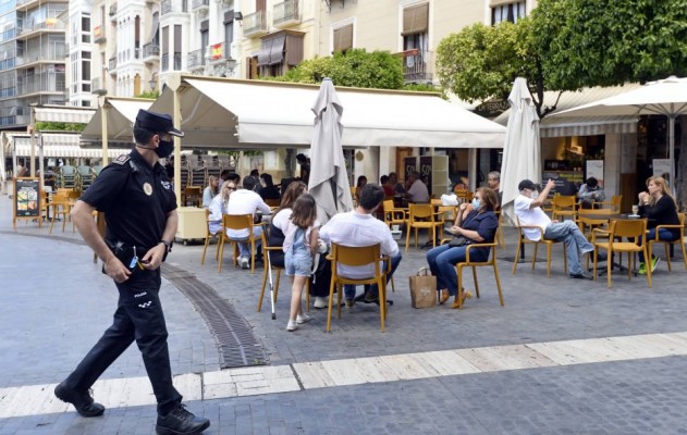 Multas para 2.174 murcianos por no llevar la mascarilla y 28 sanciones a bares por exceso de aforo