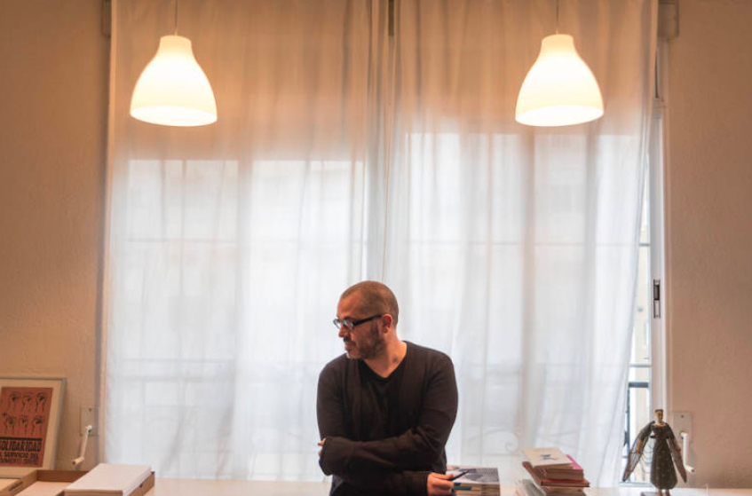 Didac  Ballester, en su estudio de diseño (AITOR TORRIBIA) - 