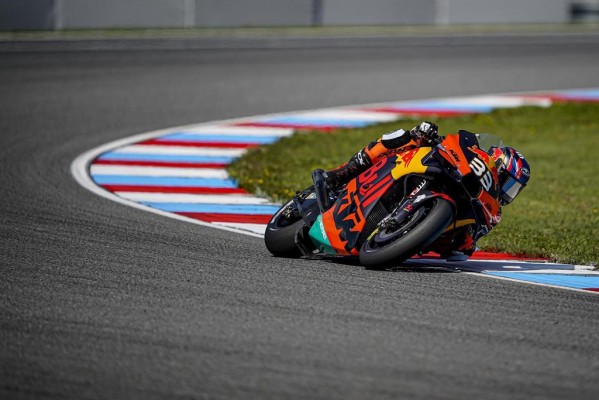 Binder sorprende en Brno y el mal día de Quartararo da 'aire' a Marc Márquez
