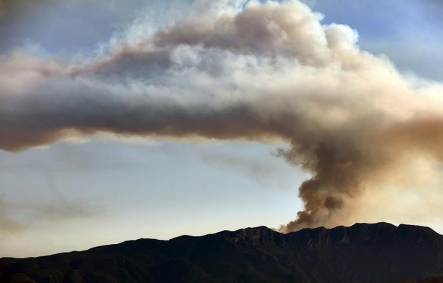 Extinguidos los incendios de Guadalest y Castell de Castells, continúan los trabajos en Vall de Gallinera