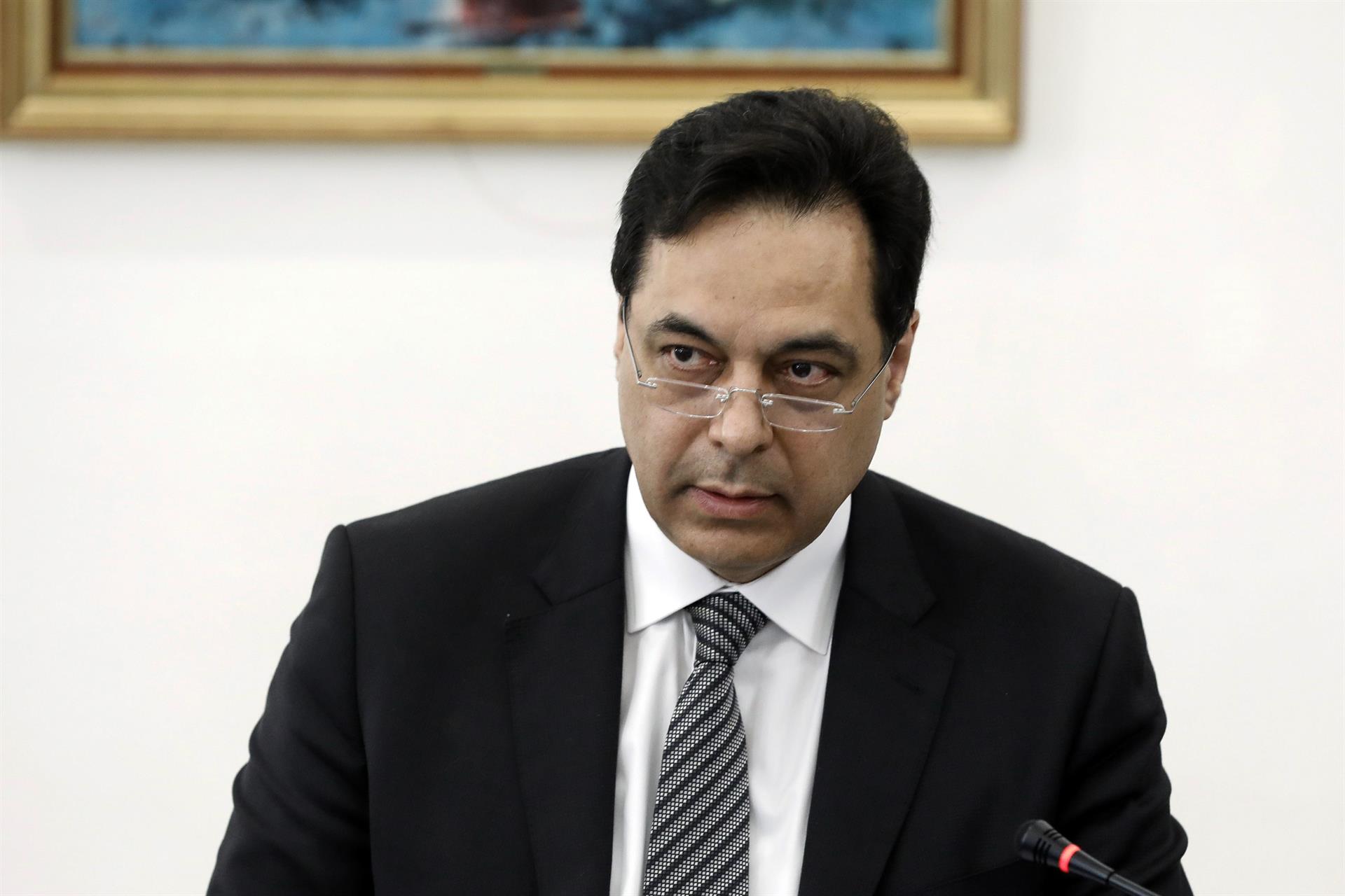 El primer ministro de Líbano propone elecciones parlamentarias anticipadas para frenar la revuelta