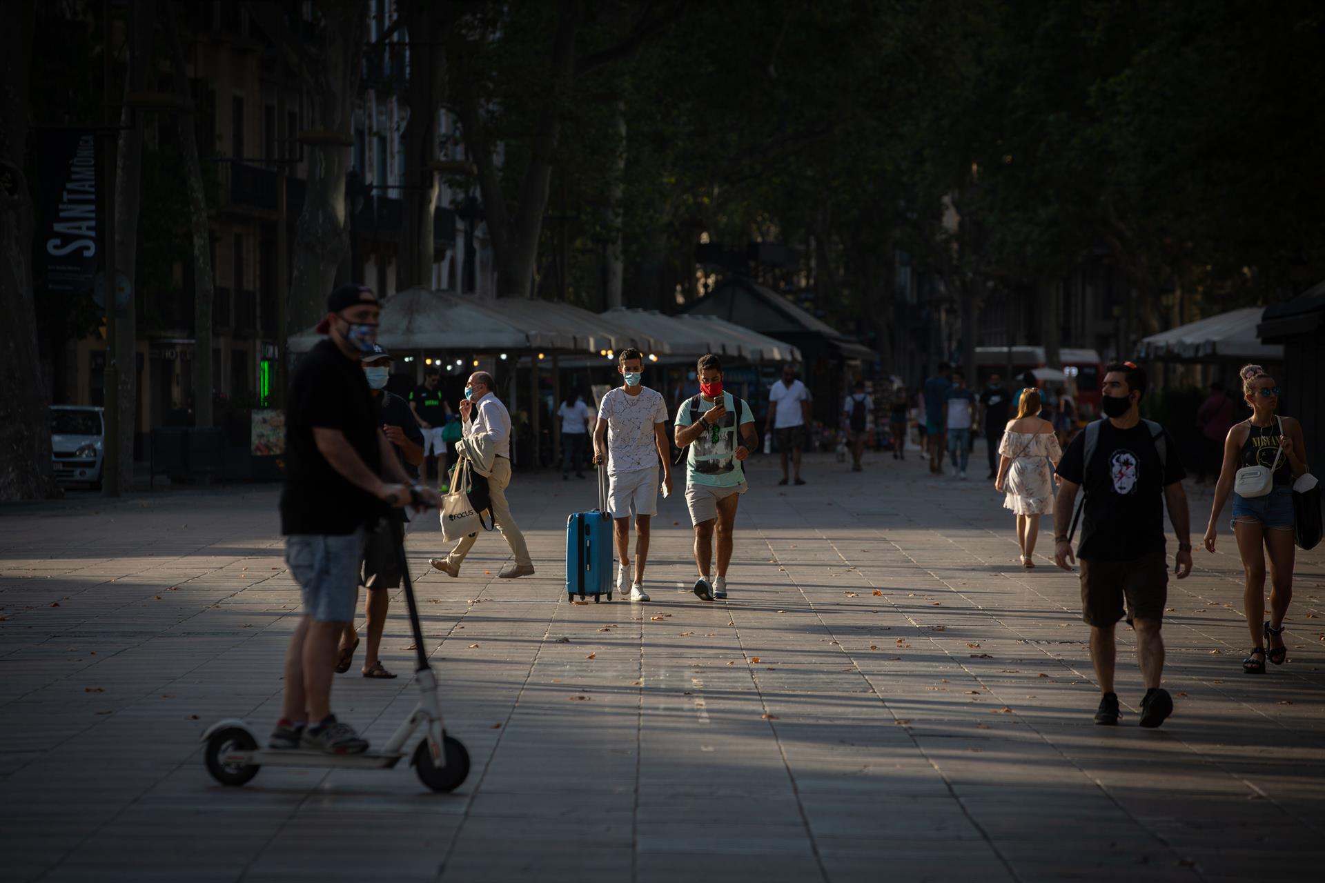 España notifica 1.895 nuevos casos de covid-19, un aumento de 200 frente a ayer