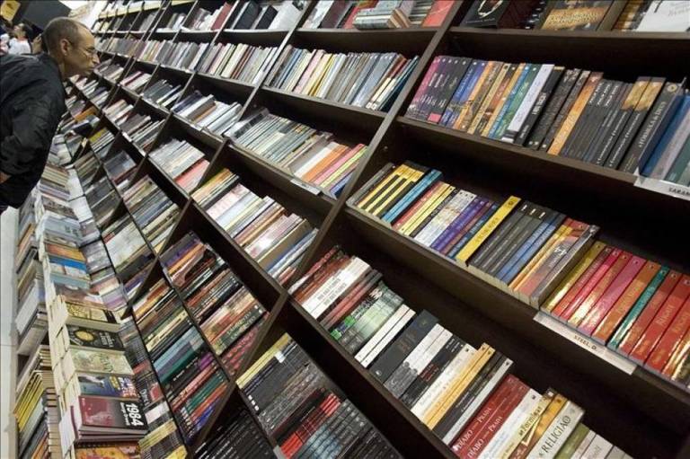 El Consell aprueba destinar un millón de euros al sector del libro