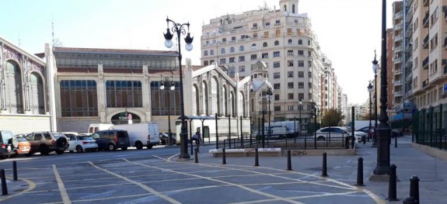 
La plaza de Brujas, del todo a la nada