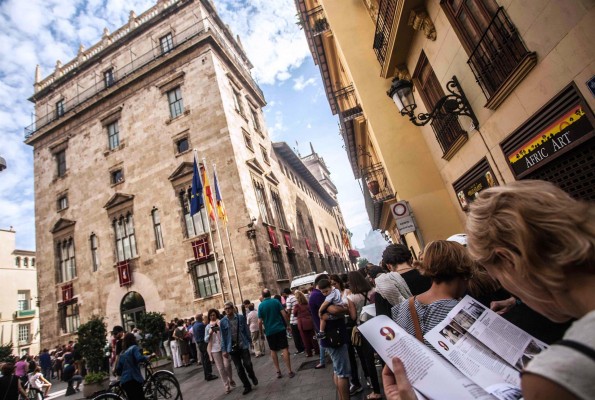  Puig estudiará la celebración del 9 d'Octubre 