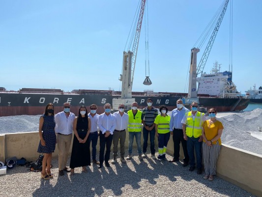PortCastelló estiba el mayor cargamento de su historia con 76.400 toneladas de anhidrita