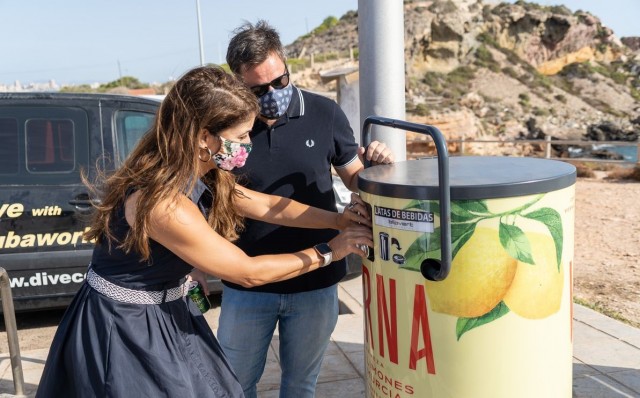 Diez latas recicladas, 6 minutos menos de polución