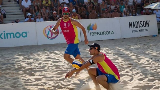 Liliana Fernández y Pablo Herrera, escépticos con la celebración del Europeo de vóley playa