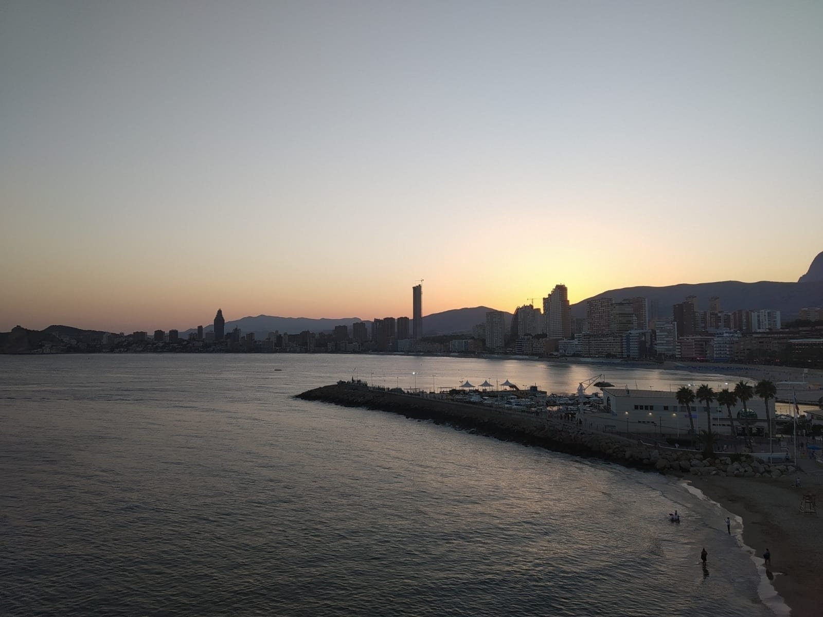 Turisme ofrece alojamiento gratis en Benidorm a los turistas que deban realizar aislamiento