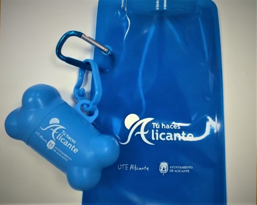 Alicante distribuye un kit gratuito de limpieza para los dueños de mascotas

