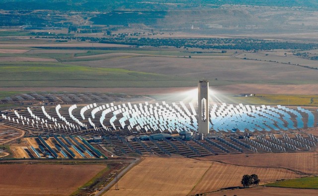 Abengoa, a la desesperada: llamará a la puerta de los fondos... ¿'buitre'?
