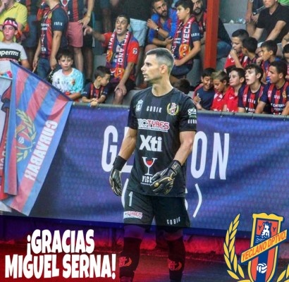Miguel Serna deja de ser portero del Yeclano tras tres años y se va siendo un referente
