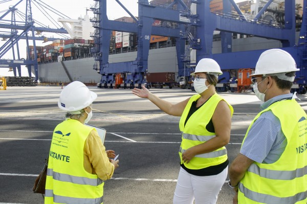 El Consell rechaza unirse al megacontrato sanitario del Gobierno por excluir a las empresas valencianas
